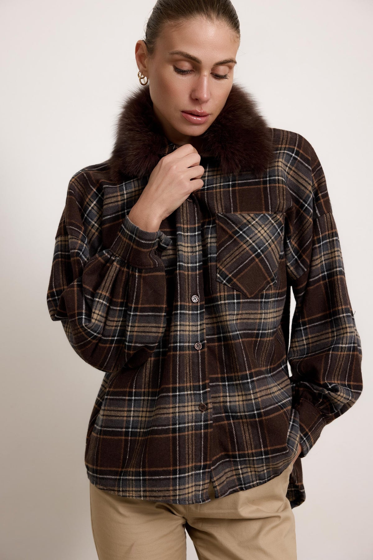 BELFAST - Camicia con colletto in pelliccia (Marrone)
