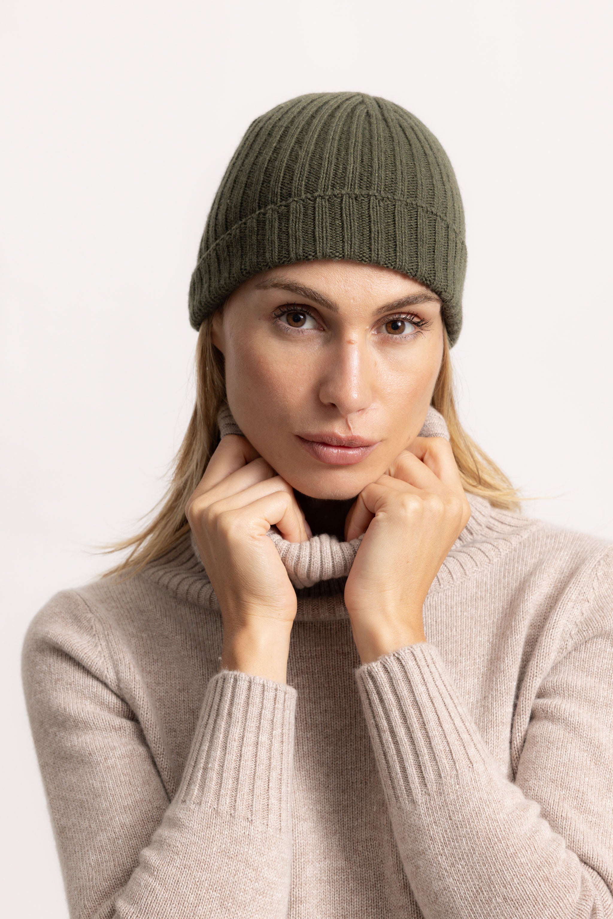 COSTANZA - Cappello a coste (Verde Oliva)