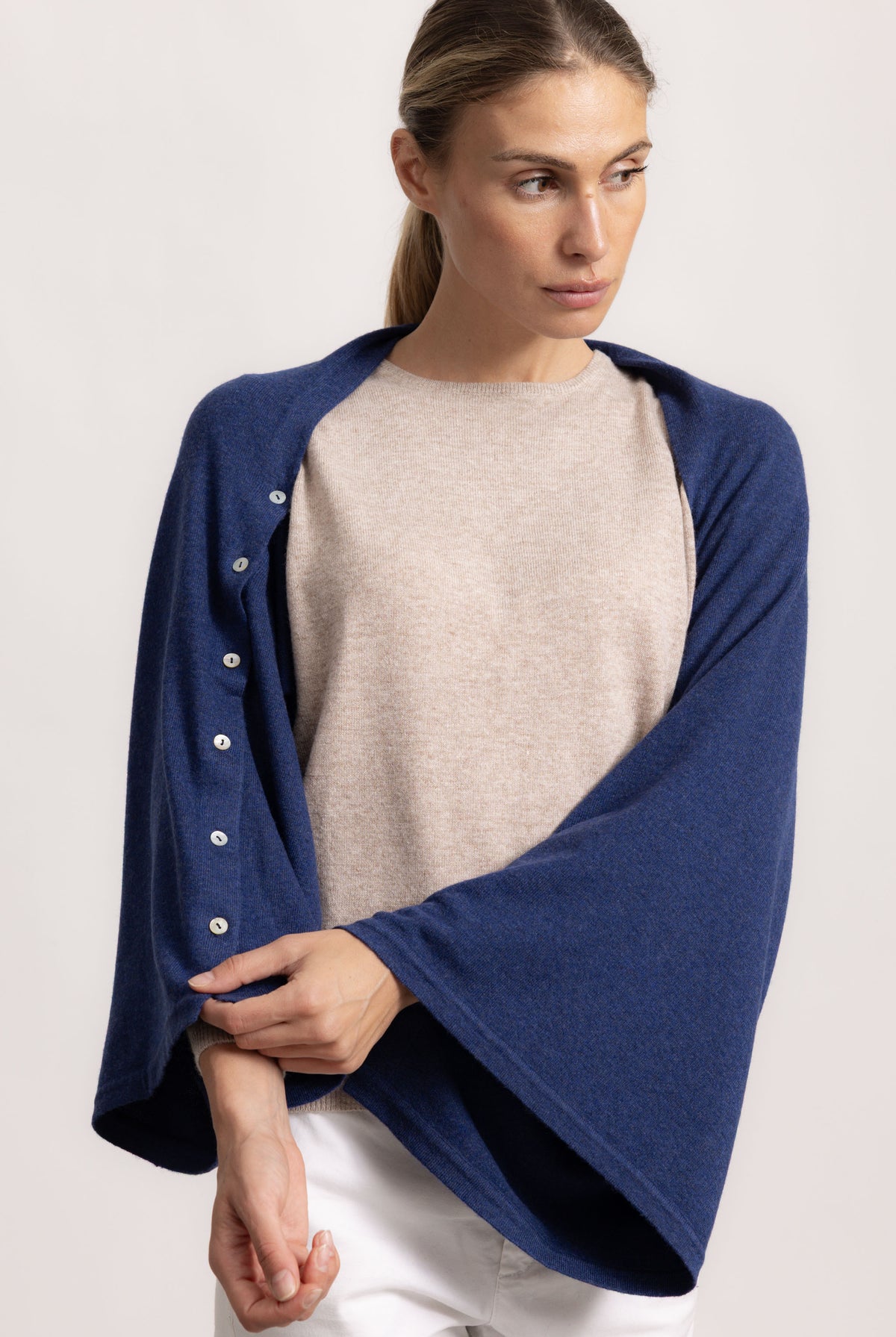 LAVINIA - Poncho con bottoni (Marine)