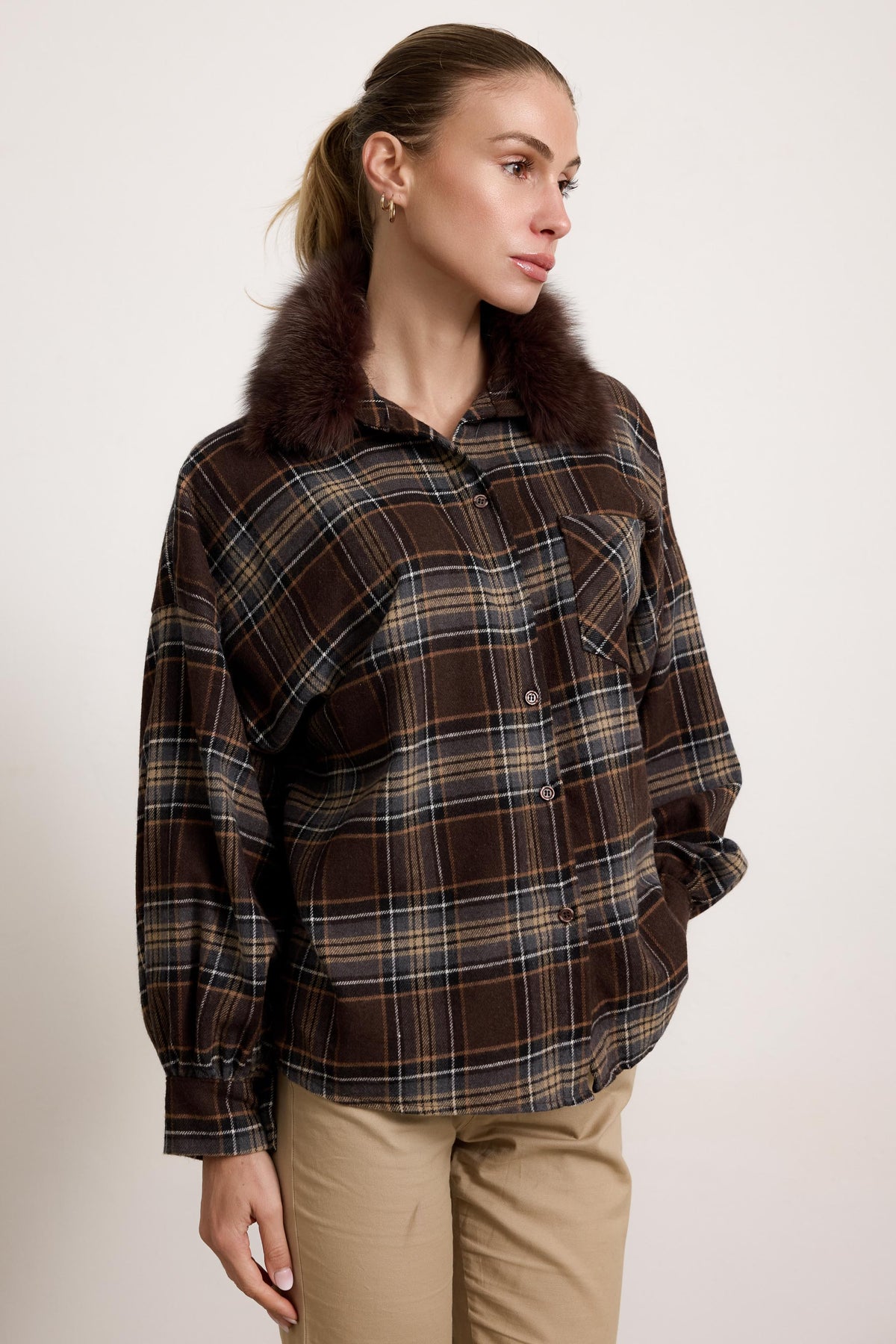 BELFAST - Camicia con colletto in pelliccia (Marrone)