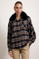 BELFAST - Camicia con colletto in pelliccia (Nero)