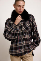 BELFAST - Camicia con colletto in pelliccia (Nero)