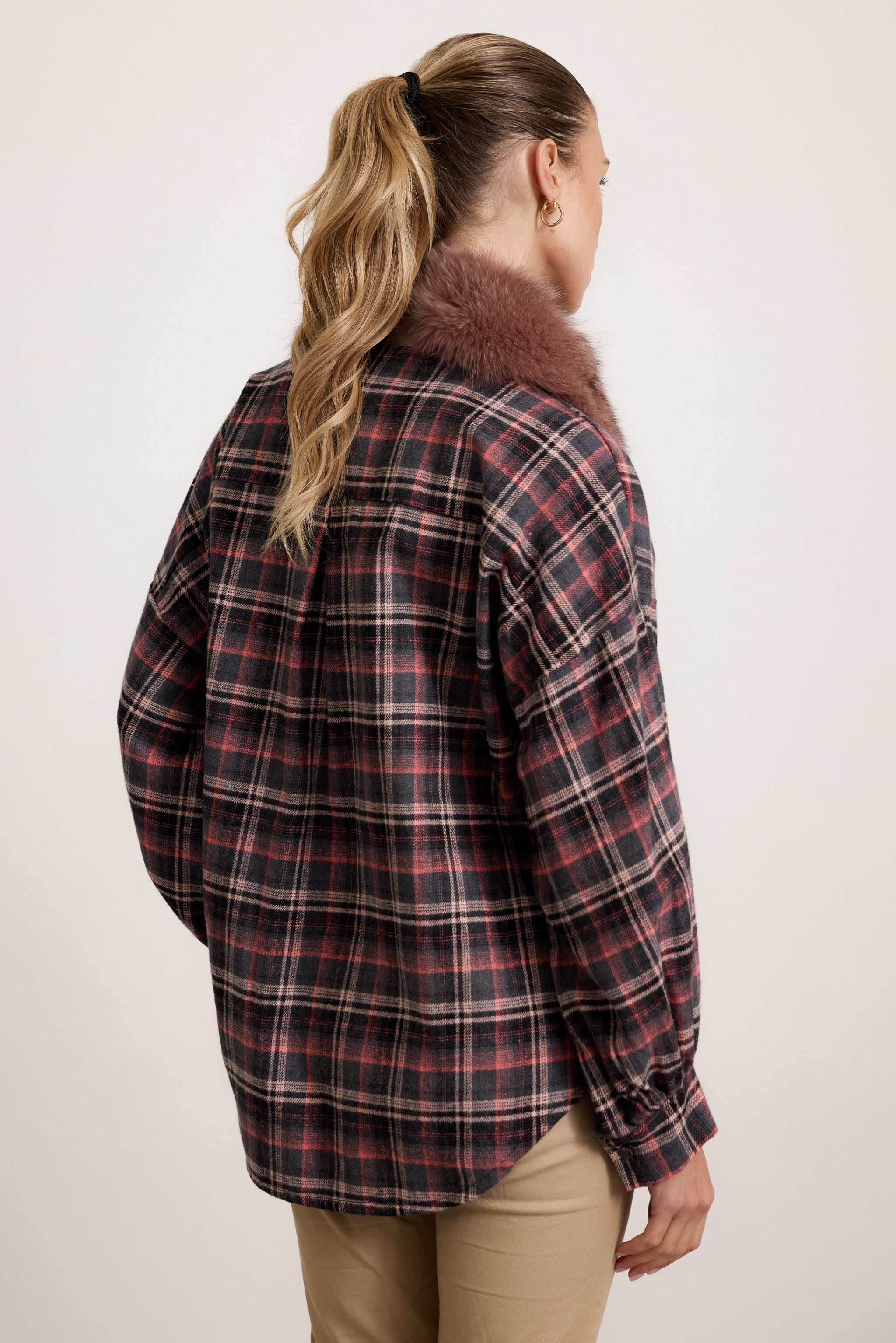 BELFAST - Camicia con colletto in pelliccia (Rosa Antico)