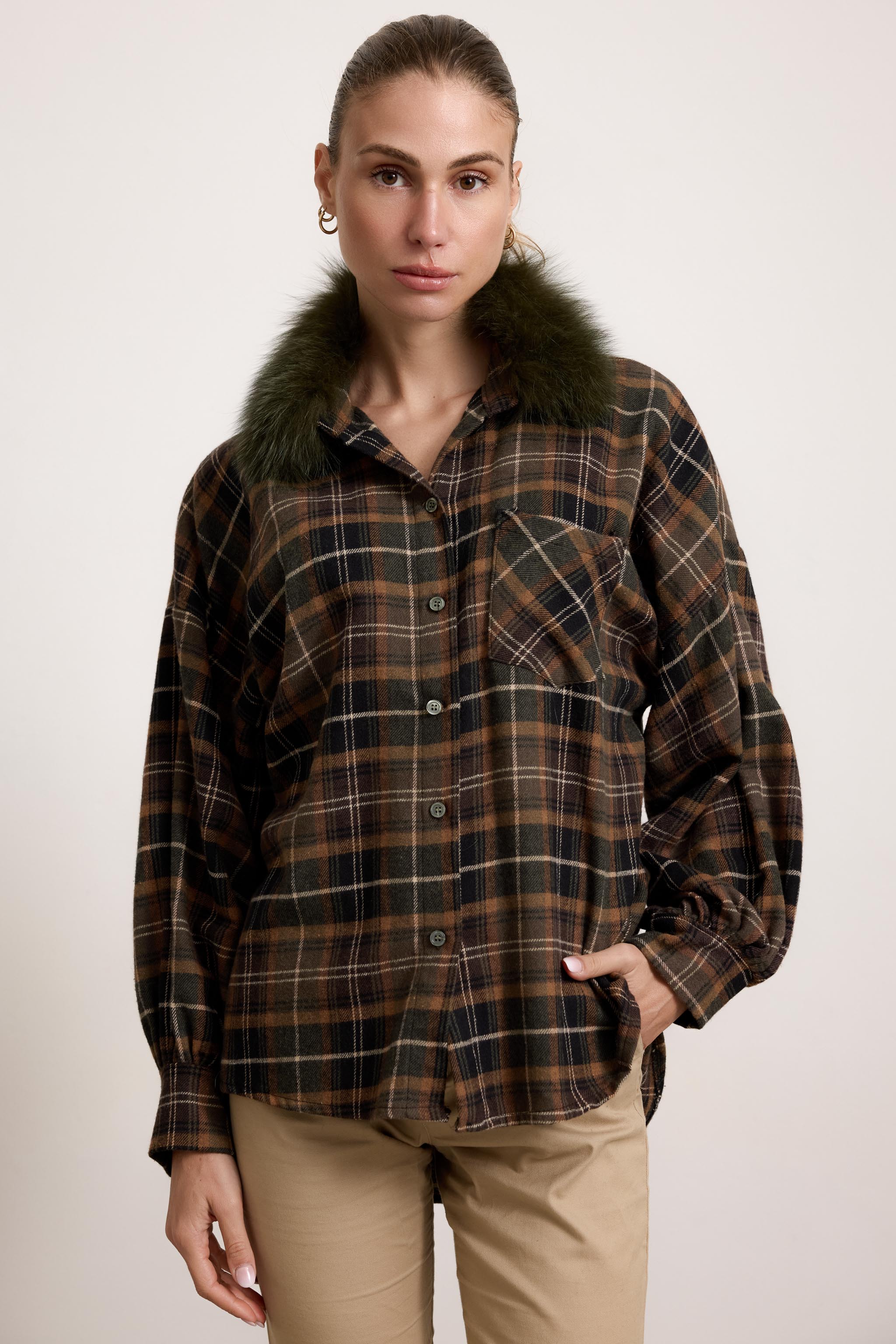 BELFAST - Camicia con colletto in pelliccia (Verde)