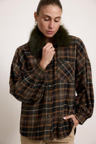 BELFAST - Camicia con colletto in pelliccia (Verde)