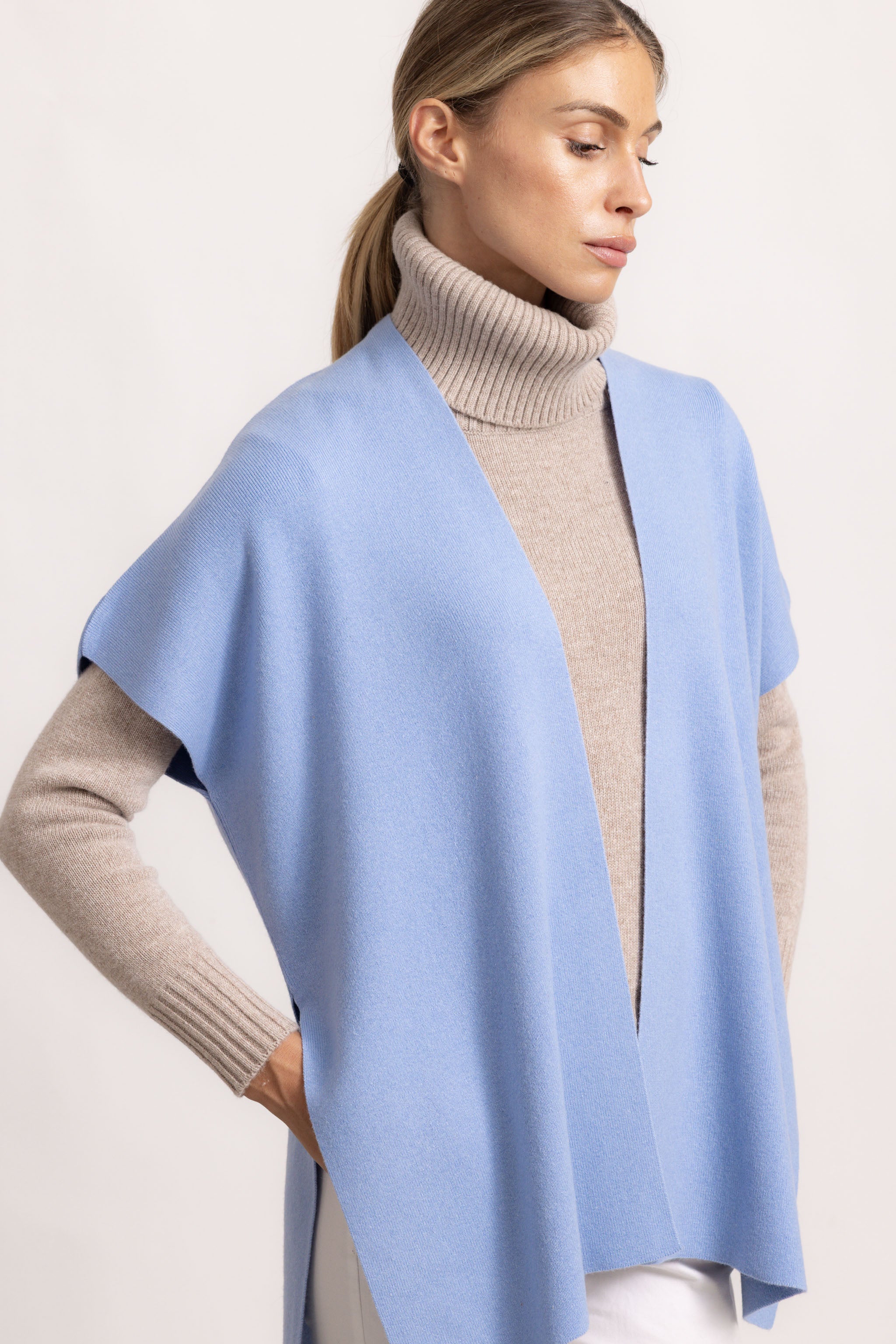 CATERINA - Poncho gilet (Polvere)