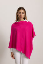 LAVINIA - Poncho con bottoni, indossato avvolto (Fucsia)